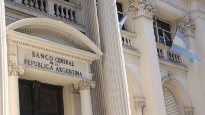 Mientras el FMI pide ajustes, el BCRA le dio fuerte a la maquinita