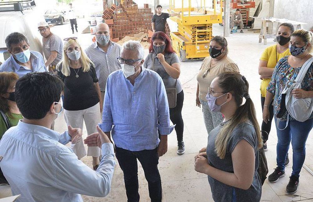 Julio Zamora supervisó el avance de obras en el nuevo edificio de la Secundaria 19 en Troncos del Talar