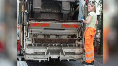 Rosario: Los camiones recolectores de residuos tendr�n que sumar conductoras mujeres