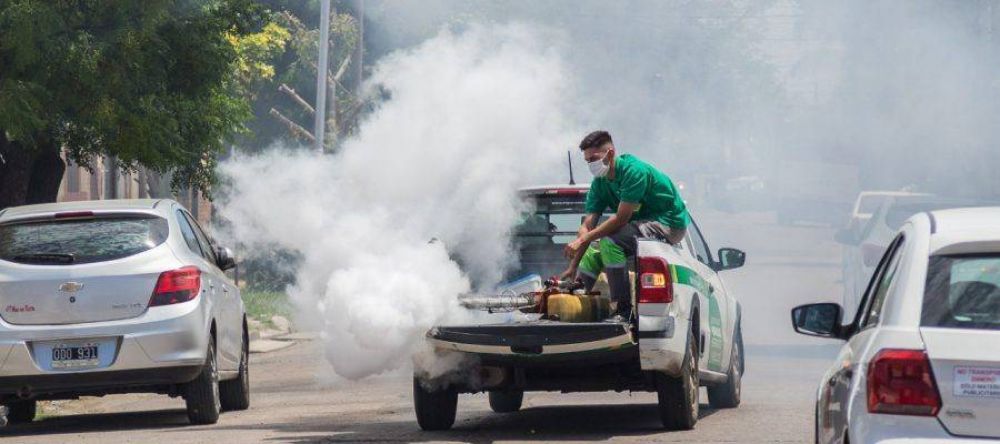 Lans: masivo operativo contra el dengue en Villa Caraza