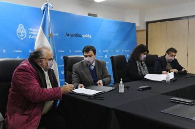 El Gobierno habilit� la discusi�n y se espera que la semana pr�xima se anuncie el pago de un bono de fin de a�o para 387 mil estatales