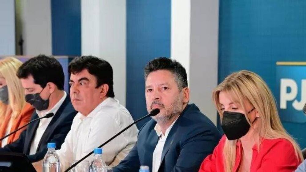 Men�ndez dijo que Argentina necesita un peronismo unido, amplio, consolidado y organizado