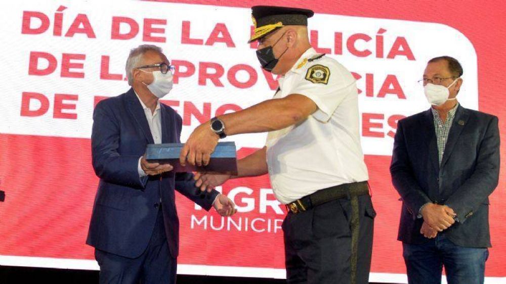 Bicentenario de la Polica de la Provincia: el Municipio de Tigre homenaje a efectivos y entreg nuevos mviles