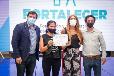Emprendedores de Avellaneda recibieron certificados del programa Fortalecer