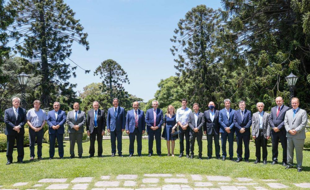 Cumbre clave: Alberto Fernández recibe a gobernadores oficialistas en Olivos