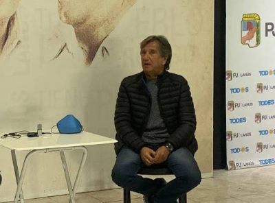El vicepresidente del PJ Local se manifesto indignado por la decisi�n de Grindetti de crear nuevas secretarias con sueldos que alcanzan los $130.000