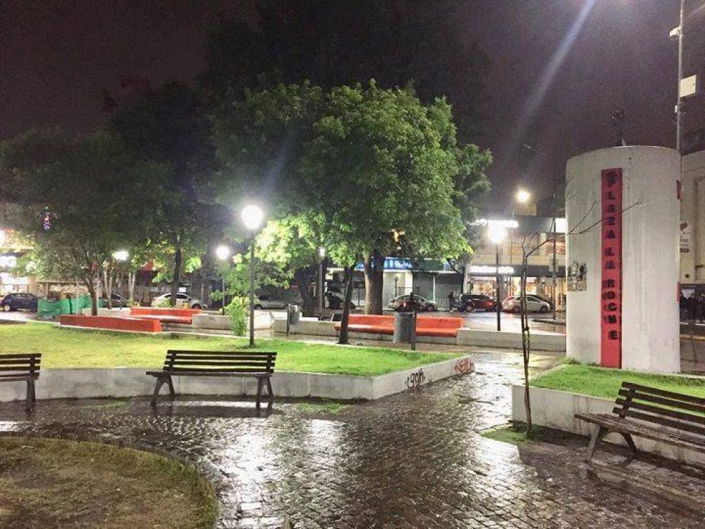 Reconversión lumínica en Morón: Ya se cambiaron más de 350 luminarias en plazas y corredores