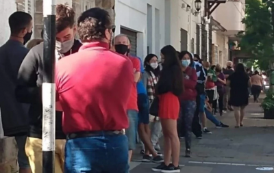 Colas de tres cuadras para hisoparse: autoridades sanitarias piden aumentar horarios y abrir m�s centros de testeo