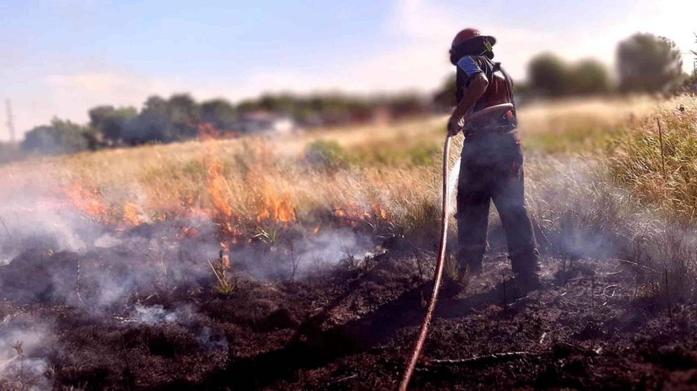 Incendios de pastizales en distintos puntos del sur del conurbano