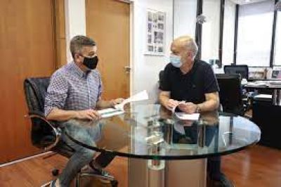 Grindetti y Zabaleta analizaron los programas sociales que el ministerio lleva adelante en Lan�s