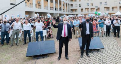 Casa propia: Alberto entreg ms viviendas a familias afiliadas a la CGT y CTA