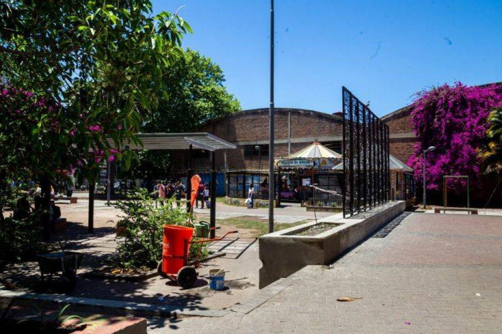 Comenz la puesta en valor de monumentos en la Plaza Rigolleau