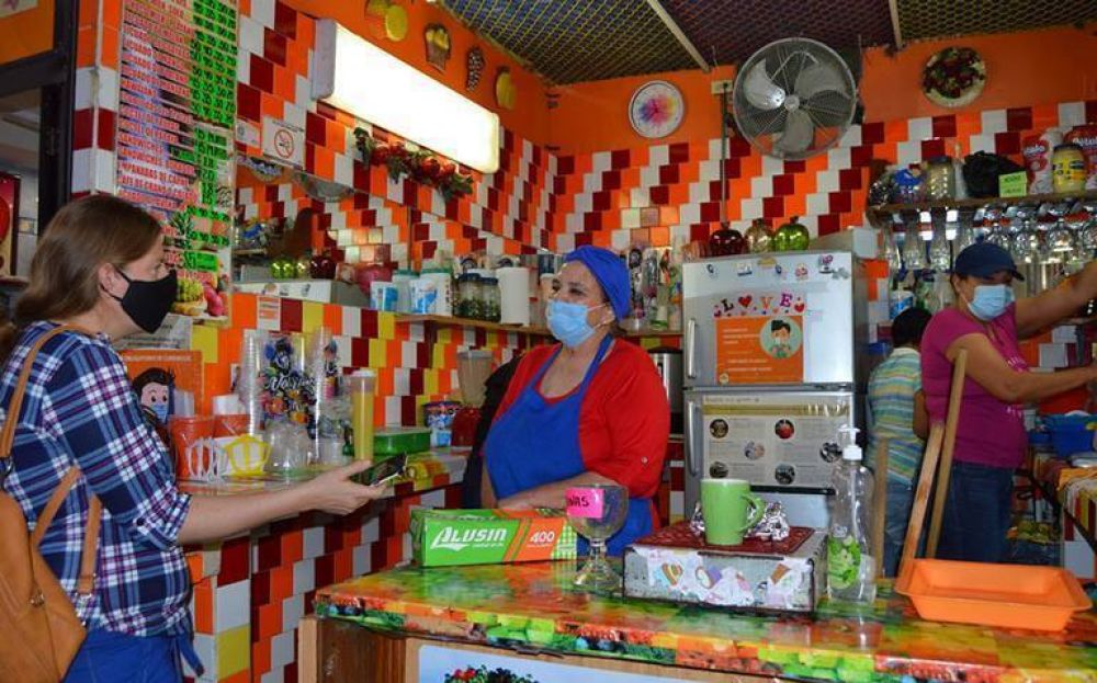 Sube la venta de jugos en mercados de La Paz