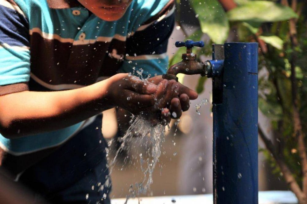 Por trabajos en redes eléctricas recomiendan hacer uso racional del agua potable en zona sur de Posadas y Garupá