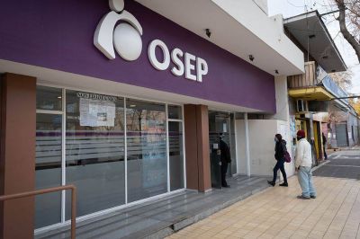 El Gobierno asiste a OSEP con bonos por $400 millones para cancelar la deuda con farmacias