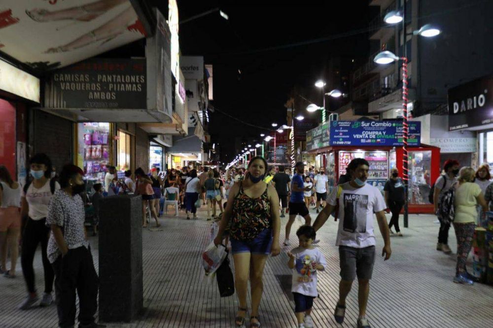 Vuelve la Noche de los Comercios en Lomas de Zamora: promociones, descuentos, shows y más