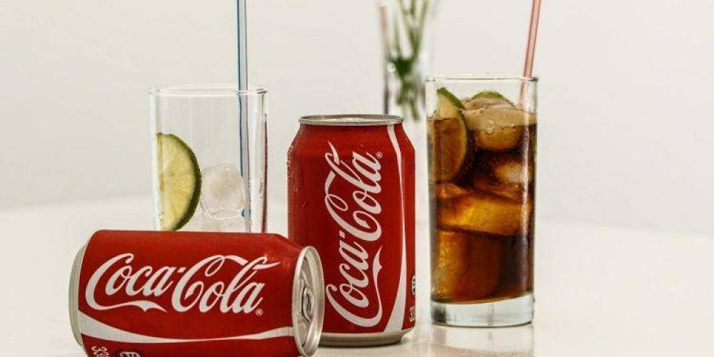 Coca-Cola firma acuerdo con una cervecera para crear bebidas con alcohol bajo la marca Fresca