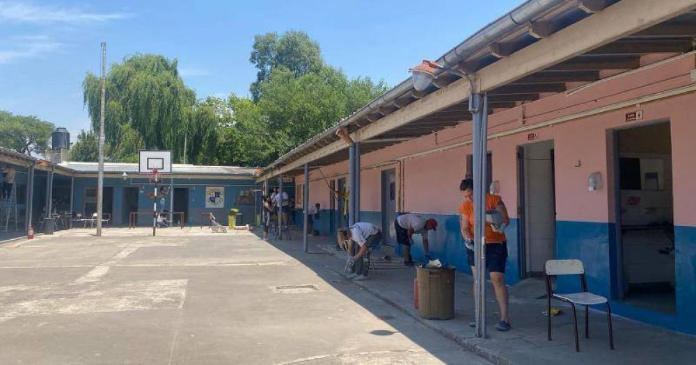 Aprovechan las vacaciones para avanzar con obras en escuelas de Lomas 