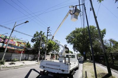 Cascallares: “Este verano avanza la instalación de luces led en barrios y localidades”