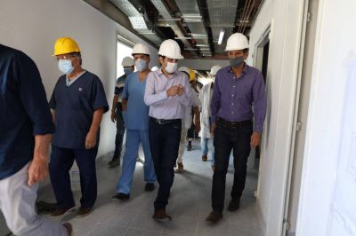 Fernando Moreira y Gabriel Katopodis recorrieron las obras en el Hospital Thompson y anunciaron la cuarta etapa