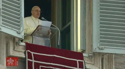 El Papa Francisco alienta a no descuidar la oración, que nos “abre el cielo”
