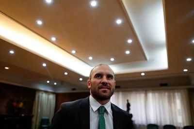 Con reservas bajo tensi�n y sin avances con el FMI Argentina pag� casi USD 700 millones a bonistas que entraron al canje