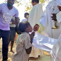 «En tierras de misión jamás se exigirá un pase sanitario para recibir a Jesucristo»