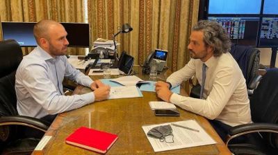 Antes de viajar a Washington, Santiago Cafiero se reunió con Martín Guzmán por las negociaciones con el FMI