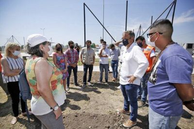 Cascallares y Fabiani inauguraron un play�n multideportivo en el Barrio Vitum de Longchamps