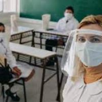 “Los docentes tendrán la tercera dosis”