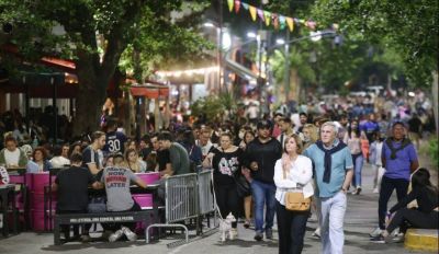 Este verano creci� un 90 por ciento el turismo en La Plata: 8 de cada 10 visitantes son porte�os
