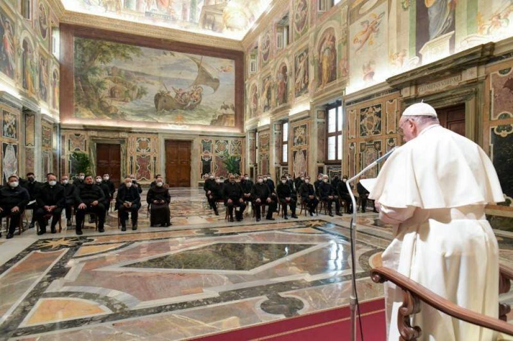 Por primera vez en la historia, el Papa conferir el ministerio del lectorado, acolitado y catequista a mujeres y hombres laicos en el Vaticano