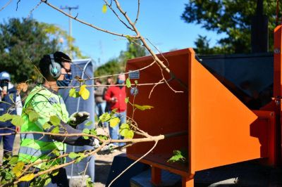 Escobar Sostenible: el Municipio firm� un convenio para la producci�n de compost biotecnol�gico a partir de los residuos de poda