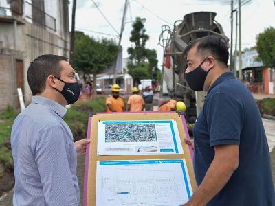 Empezaron importantes obras viales en el casco céntrico de Varela y en El Rocío