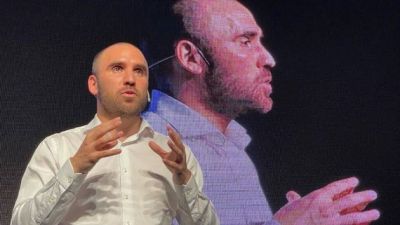 Guzm�n reaparece para defender el plan frente al avance del ala pol�tica del Gobierno