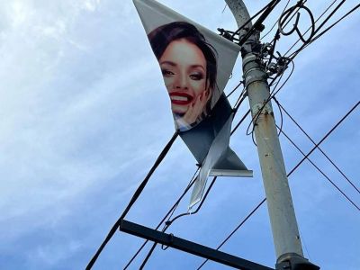 Dejadez sin control: carteles rotos que afean la ciudad