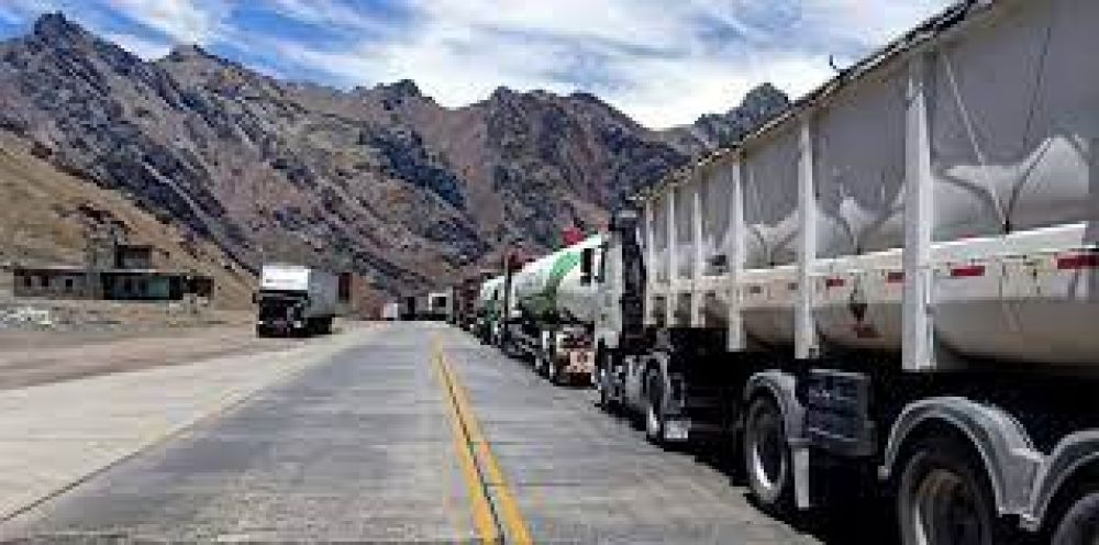 En respuesta a FADEEAC, el Gobierno argentino interviene en la crisis por los camiones demorados en la frontera con Chile