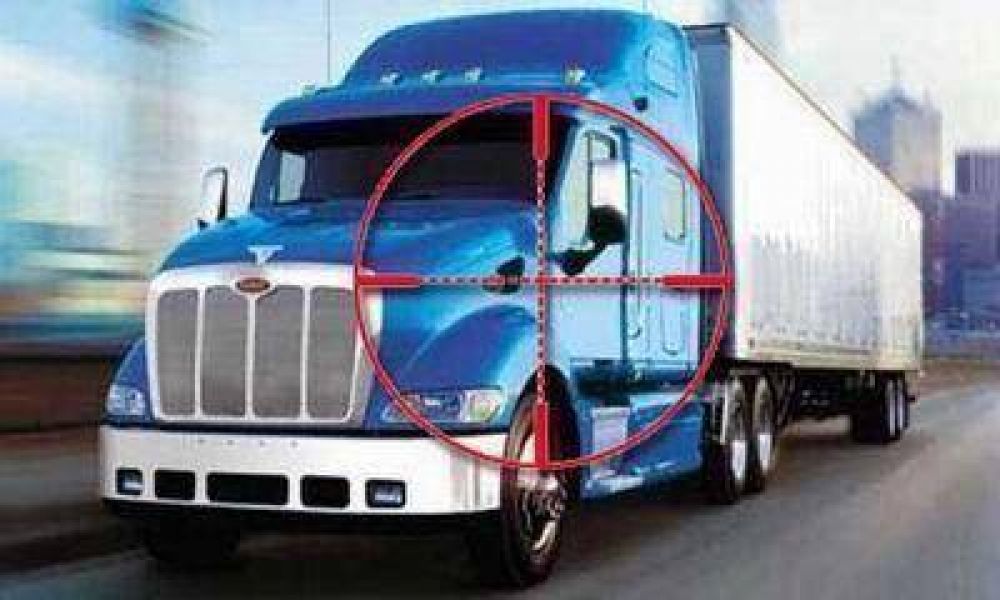 Piratas del asfalto balearon a un camionero y le llevaron $60.000