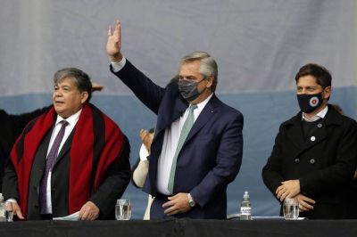 Tres gobernadores y un intendente conforman la comitiva del Presidente para viajar a Rusia y China