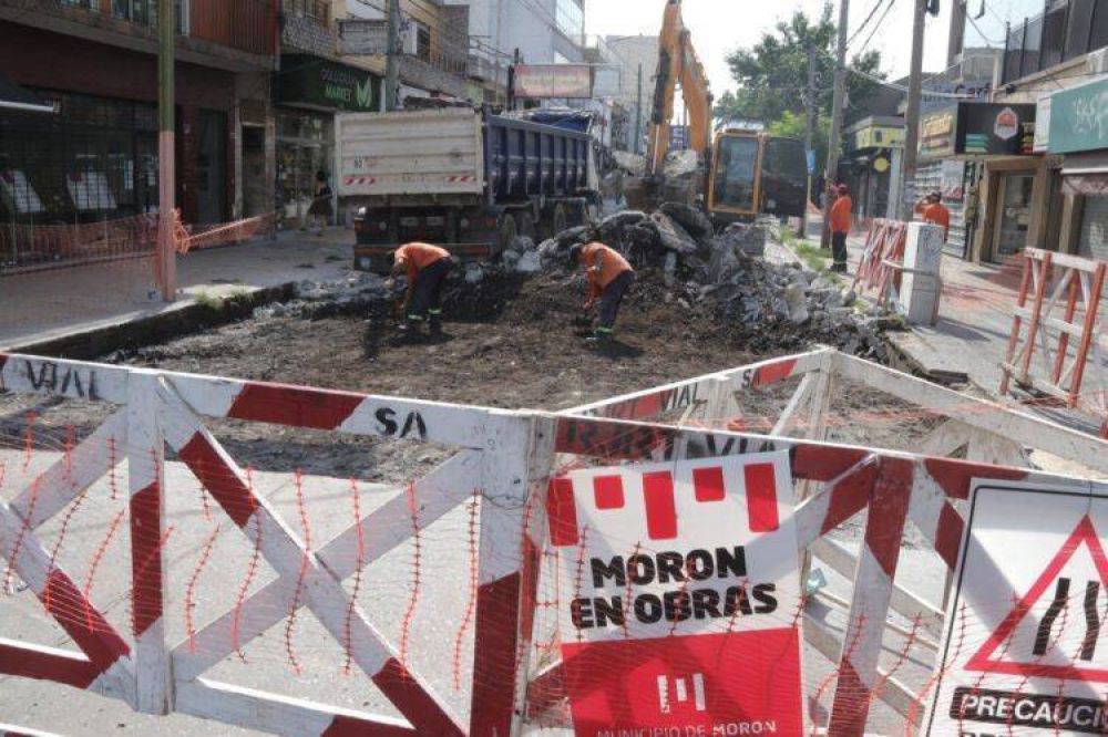 El Municipio de Morón impulsa la reactivación de la obra pública, con pavimentación de calles y recuperación vial en el distrito