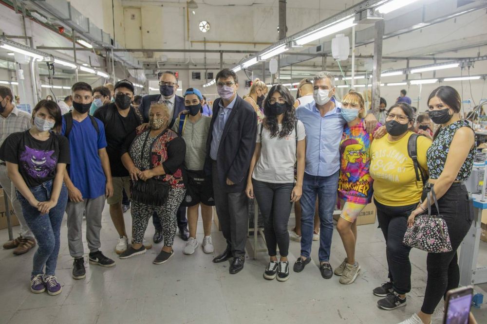 Empresa textil capacita a titulares del Potenciar Trabajo para promover empleo genuino