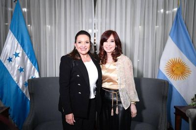 Cristina se reunió a solas con Xiomara Castro y Dilma Rousseff