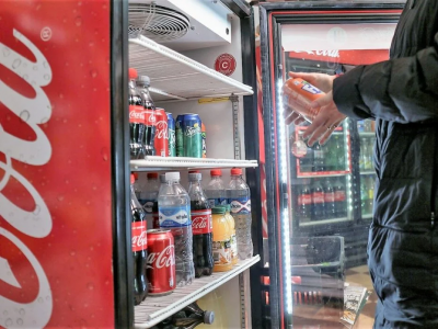 Almaceneros aseguran que hay faltante de mercadería, principalmente de las bebidas de la línea Coca Cola