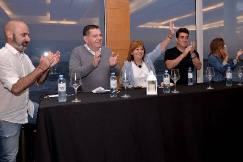 Con Montenegro presente, dirigentes del PRO defendieron la extracci�n petrolera offshore