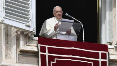 �ngelus: Dios no se encuentra en los milagros, sino en la realidad cotidiana