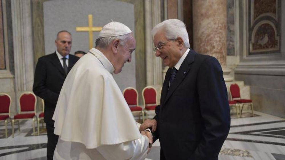 El Papa salud� a Mattarella tras su reelecci�n como presidente de Italia