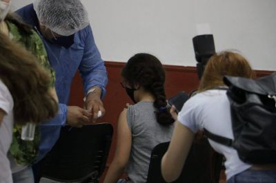Se inicia en Corrientes la aplicación de dosis de refuerzo para adolescentes