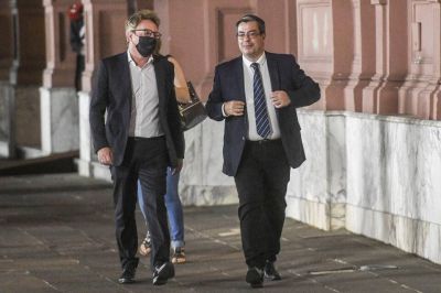 Germán Martínez se reunió con Máximo Kirchner, Sergio Massa y una docena de diputados oficialistas 