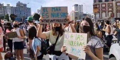 Convocan para este viernes a una nueva movilizaci�n en rechazo a las petroleras en el mar
