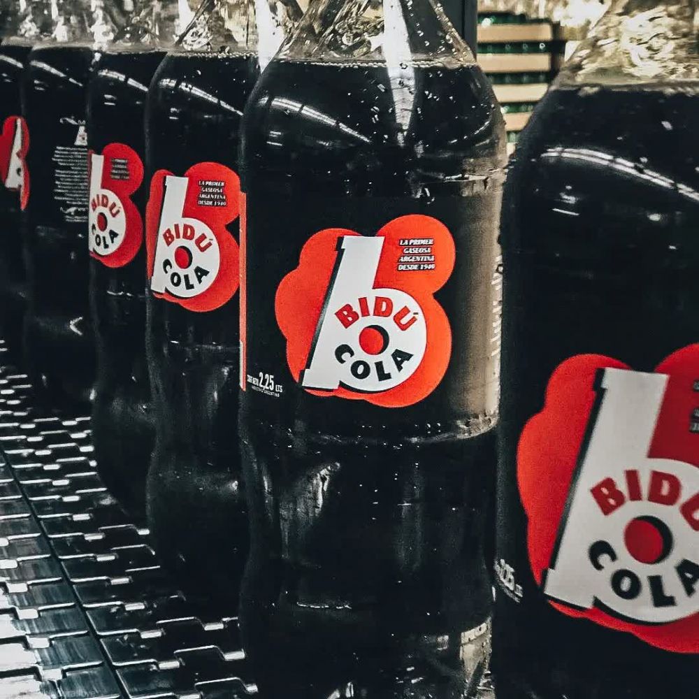 Lleg a Laboulaye Bid Cola, la morena rebelde: una gaseosa fabricada en Argentina y con un sabor original